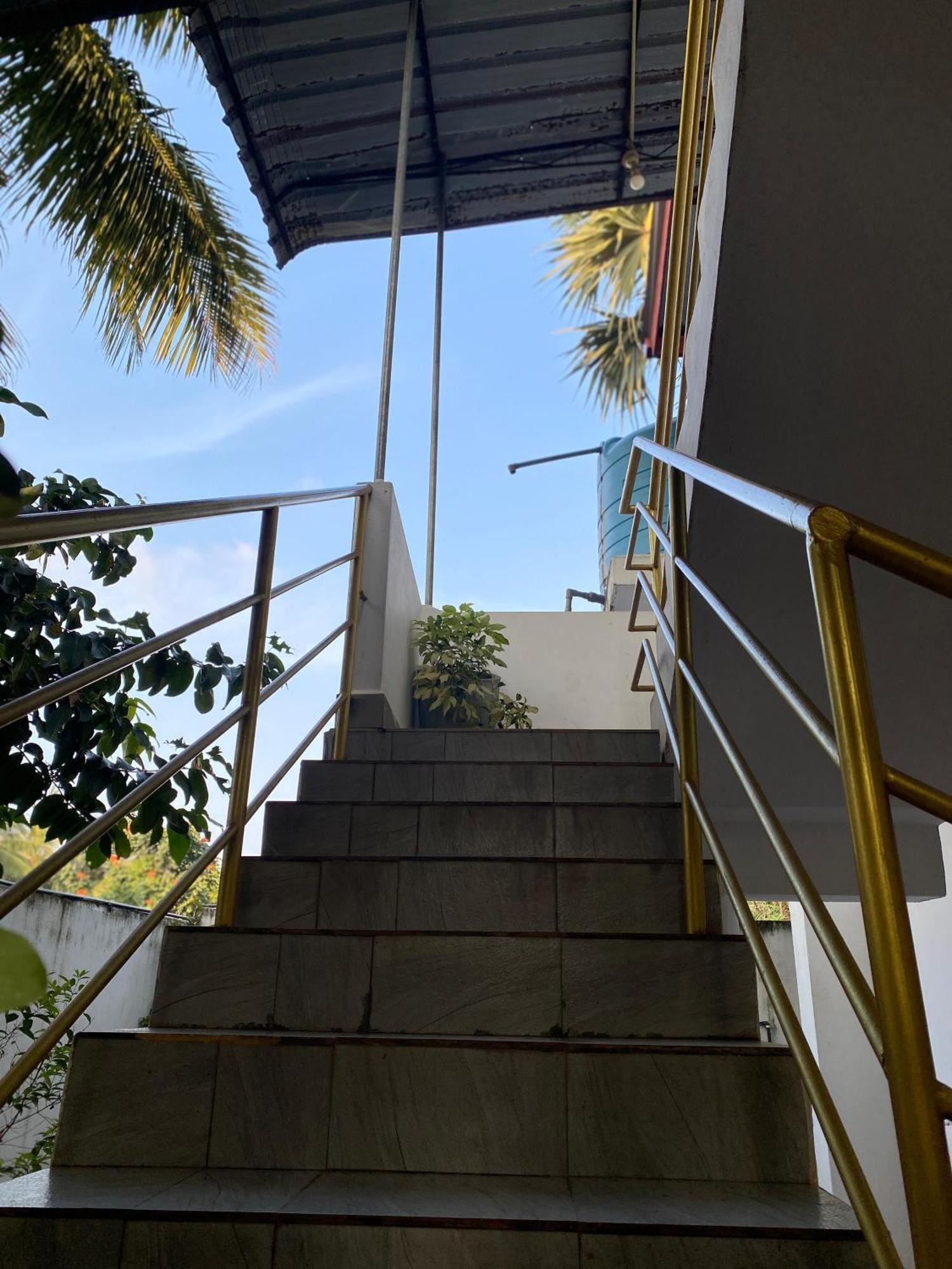 White Villa Hotel Trincomalee Exterior photo