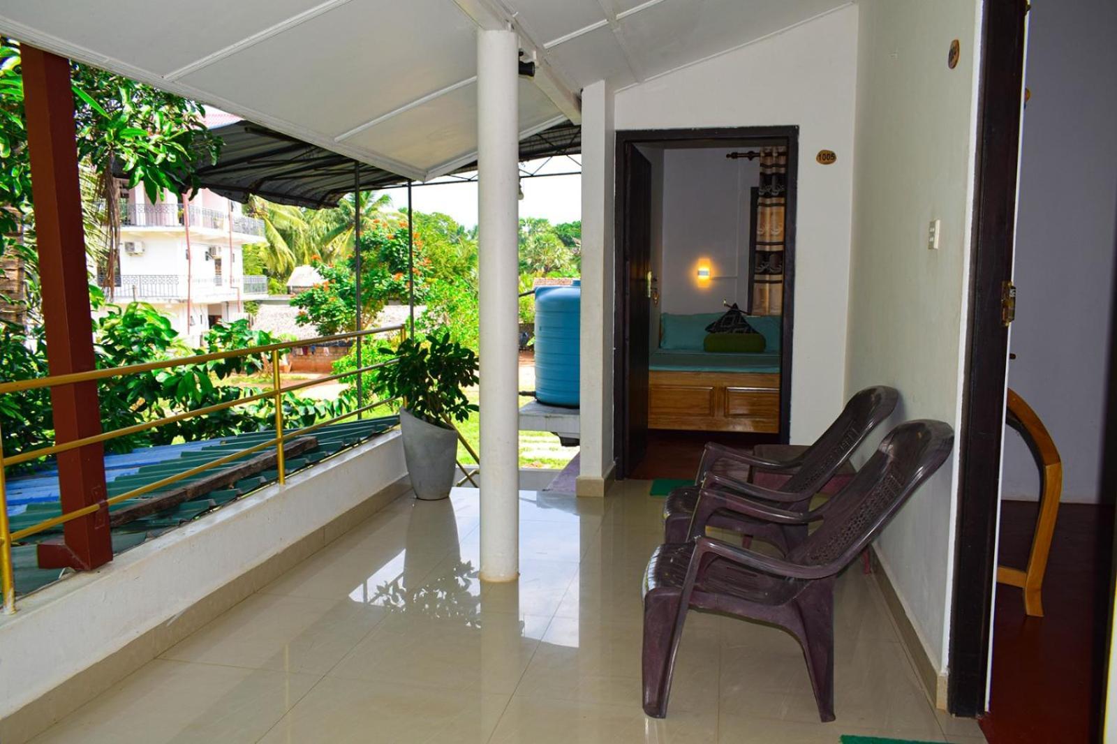 White Villa Hotel Trincomalee Exterior photo